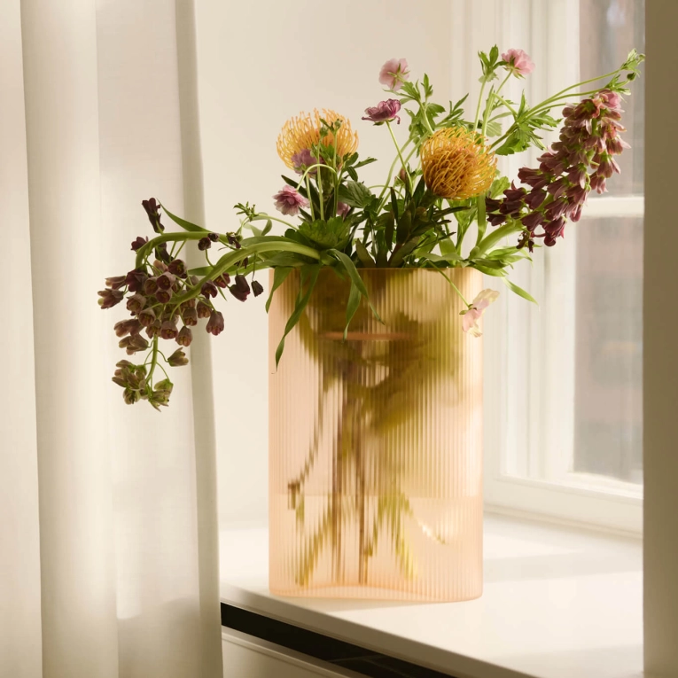 Vase RIDGE H 48 Orange clair MUUTO
