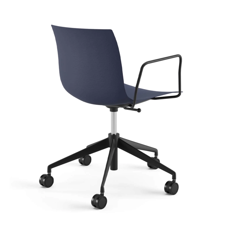 Fauteuil de bureau CATIFA RE 46 5 branches à roulettes Bleu nuit ARPER