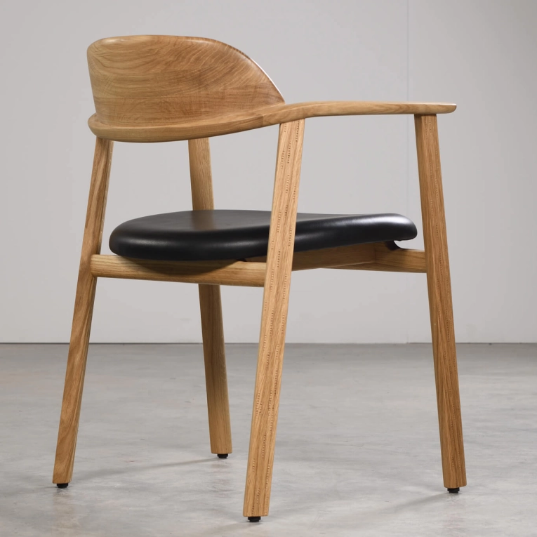 Chaise MATI cuir Nappa 10000 Noir chêne blanc ZANAT