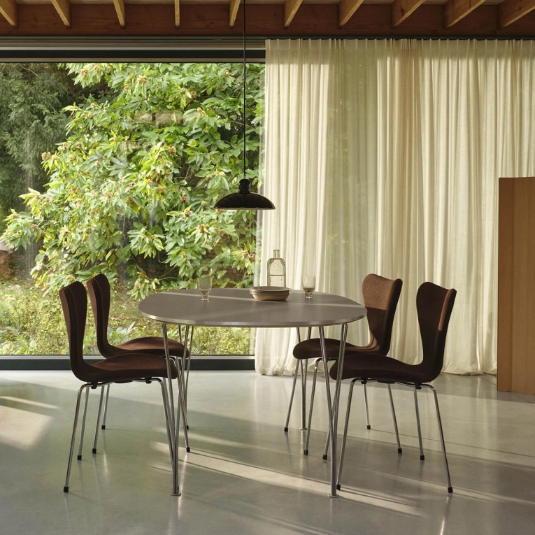 Table SUPERELLIPSE Fenix Noir FRITZ HANSEN