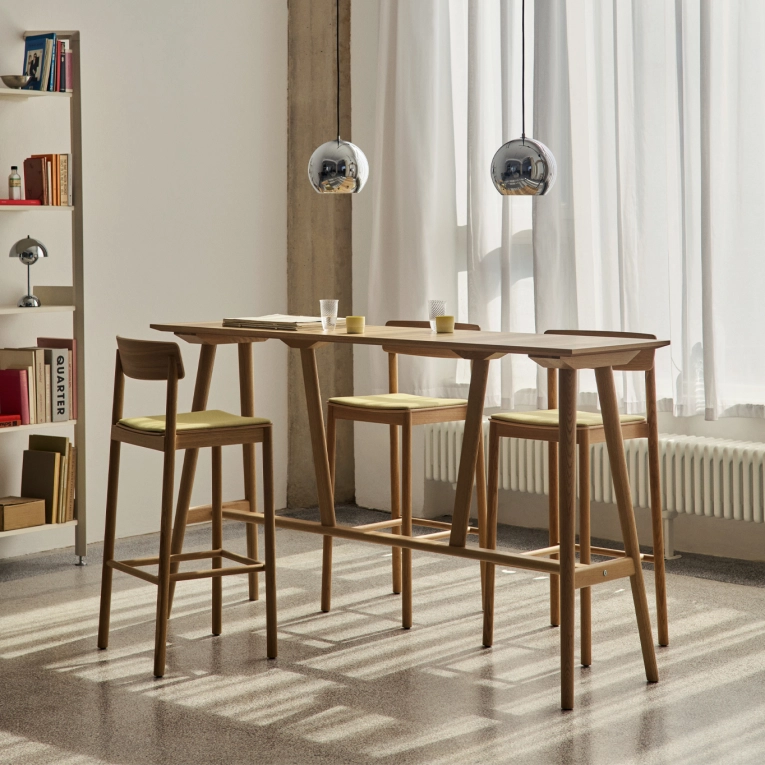 Table haute IN BETWEEN SK27 Chêne AND TRADITION