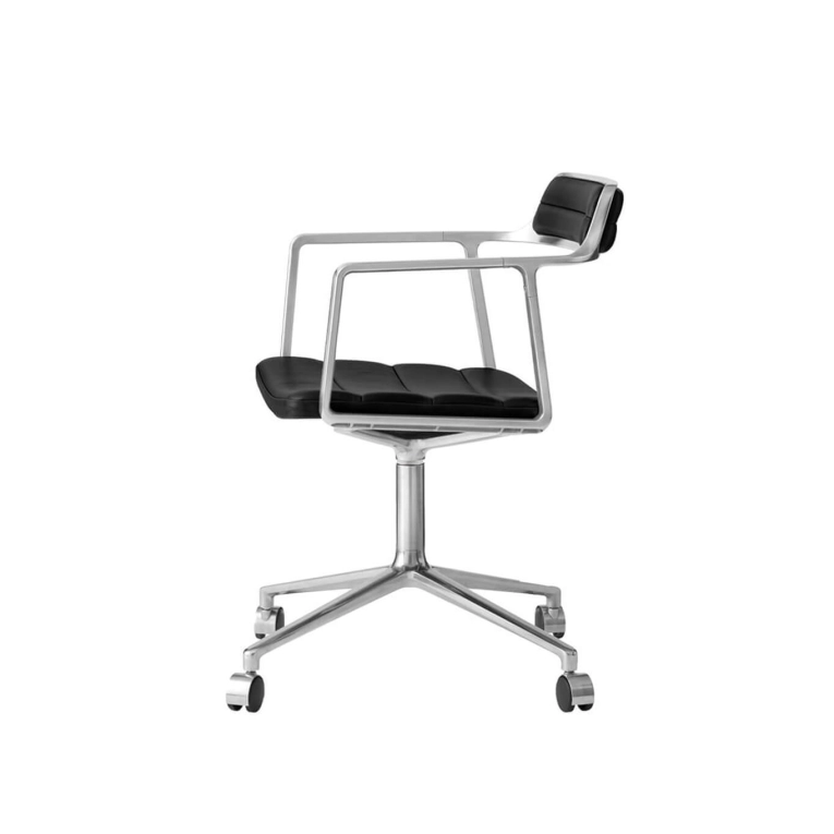 SWIVEL CHAIR 452 à roulettes Cuir noir / Aluminium poli VIPP