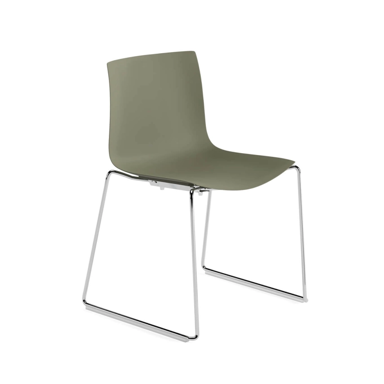 Chaise CATIFA RE 46 Piétement luge Vert de lande ARPER