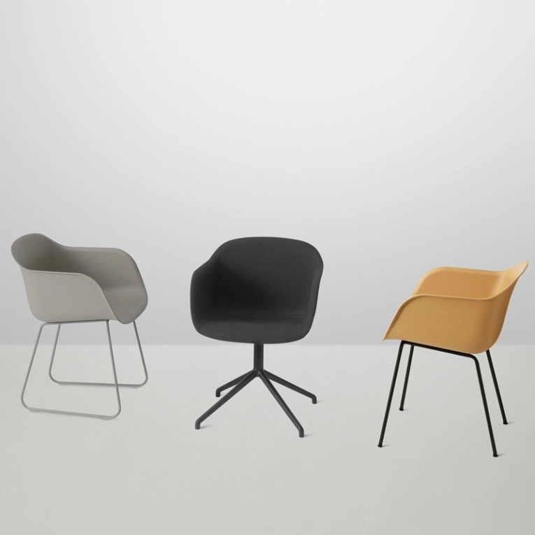 Chaise FIBER ARMCHAIR pied central Ocre/ noir MUUTO