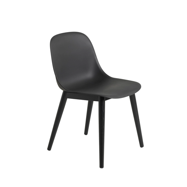 Chaise FIBER CHAIR 4 pieds bois Noir MUUTO