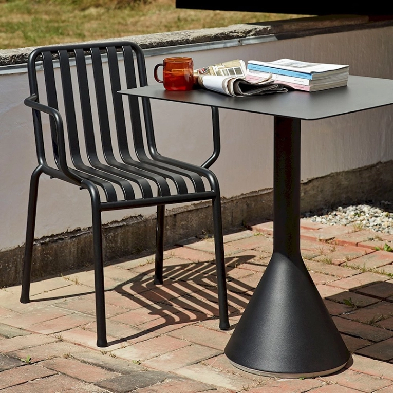 Chaise extérieur PALISSADE avec accoudoirs Anthracite HAY
