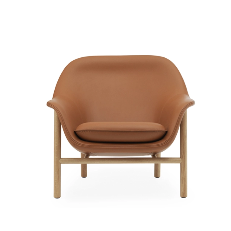 Fauteuil DRAPE LOW pieds bois Brandy 41574 Normann Copenhagen