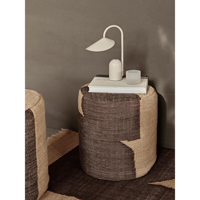 Lampe à poser ARUM Portable Cachemire FERM LIVING