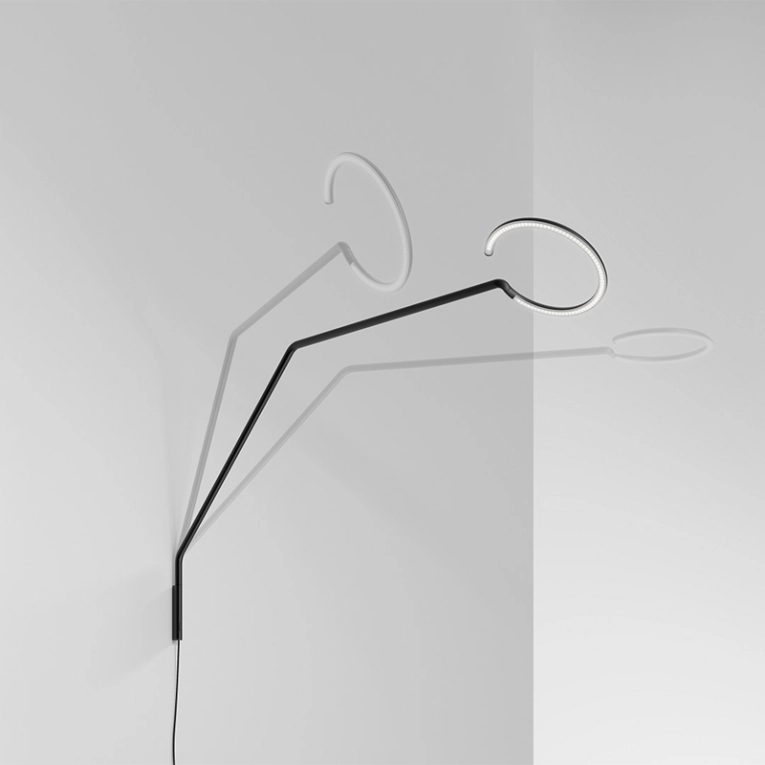 Applique VINE W Noir ARTEMIDE