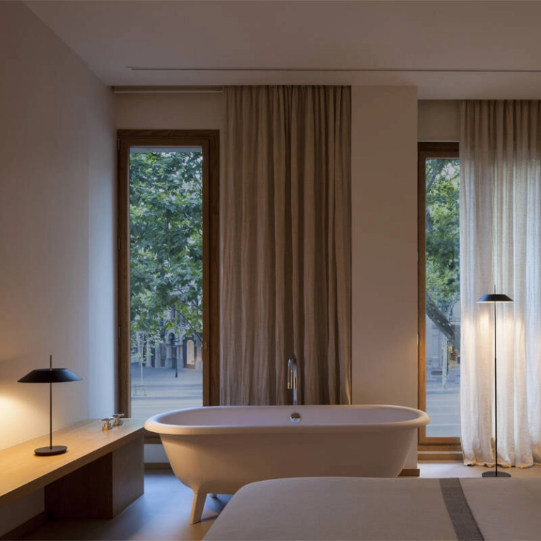 Lampadaire MAYFAIR Graphite VIBIA