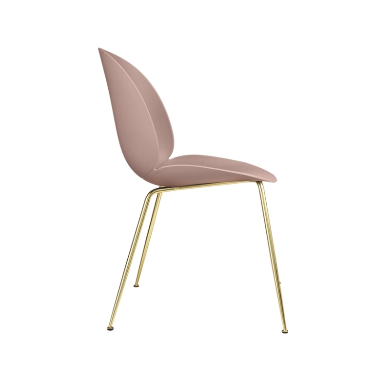 Chaise BEETLE Rose doux GUBI