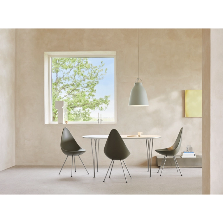 Chaise DROP Monochrome Rose pâle/ graphite chaud FRITZ HANSEN