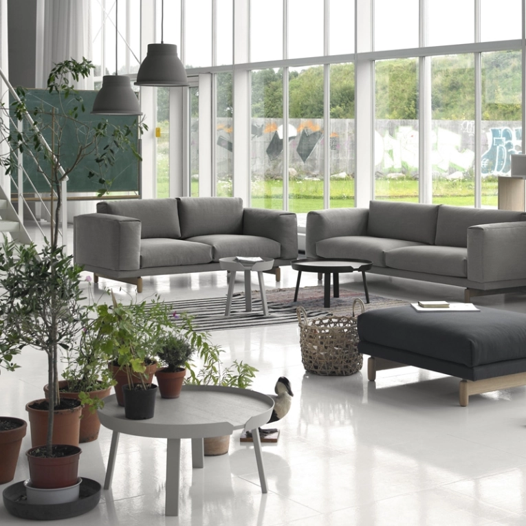Table d'appoint guéridon AROUND S Noir MUUTO