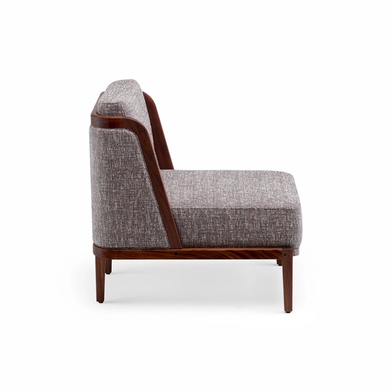 Fauteuil THRONE dossier tissu Noyer danois huilé / Sonar 153 DE LA ESPADA