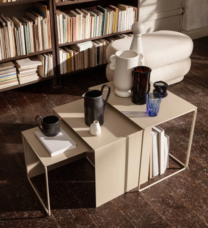 Table basse CLUSTER Set de 3 tables gigognes Noir FERM LIVING