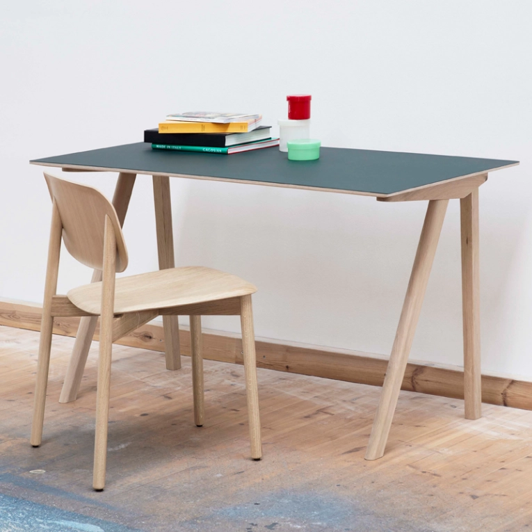 Bureau COPENHAGUE DESK 90 Lino vert/ chêne vernis à base d'eau HAY