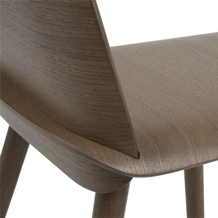 Chaise NERD Brun foncé MUUTO