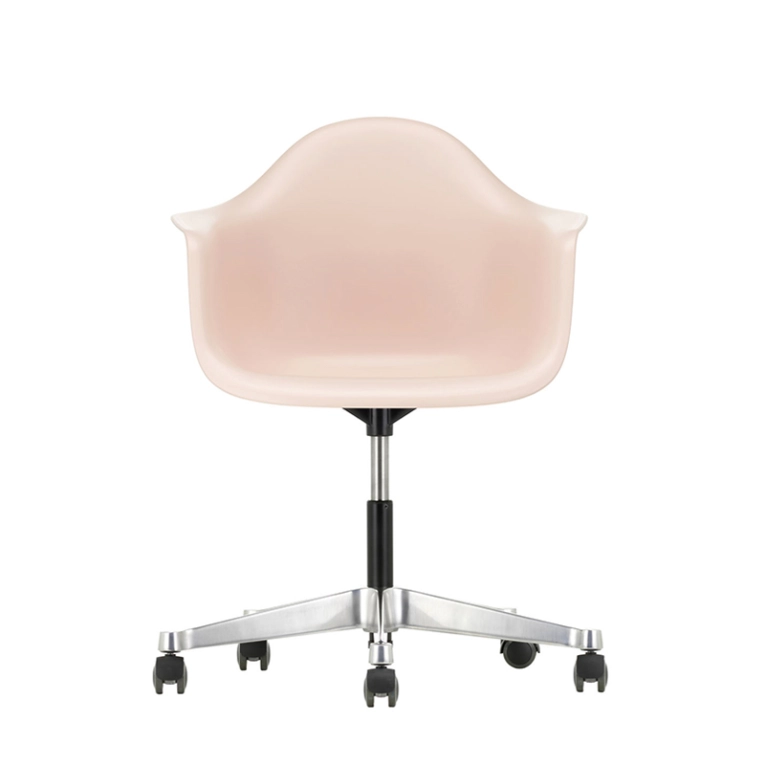 Fauteuil de bureau EAMES PLASTIC ARMCHAIR PACC Rose tendre RE VITRA