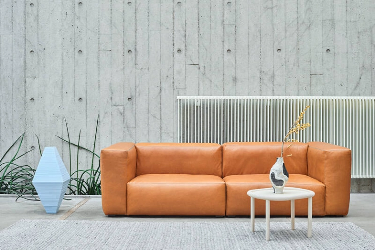 Canapé MAGS SOFT 2,5 places Combinaison 1 Cuir Sense Cognac HAY