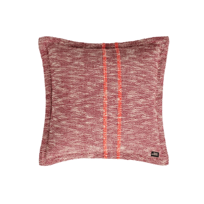 coussin_track_56x56_bordeaux_1