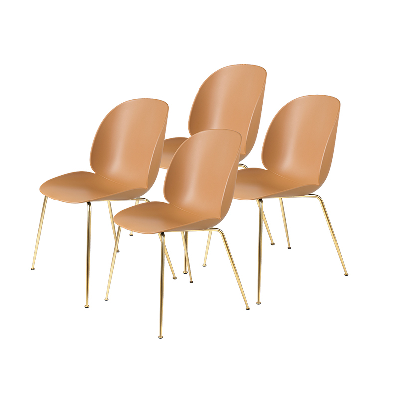 Chaise BEETLE Set de 4 Marron ambre GUBI
