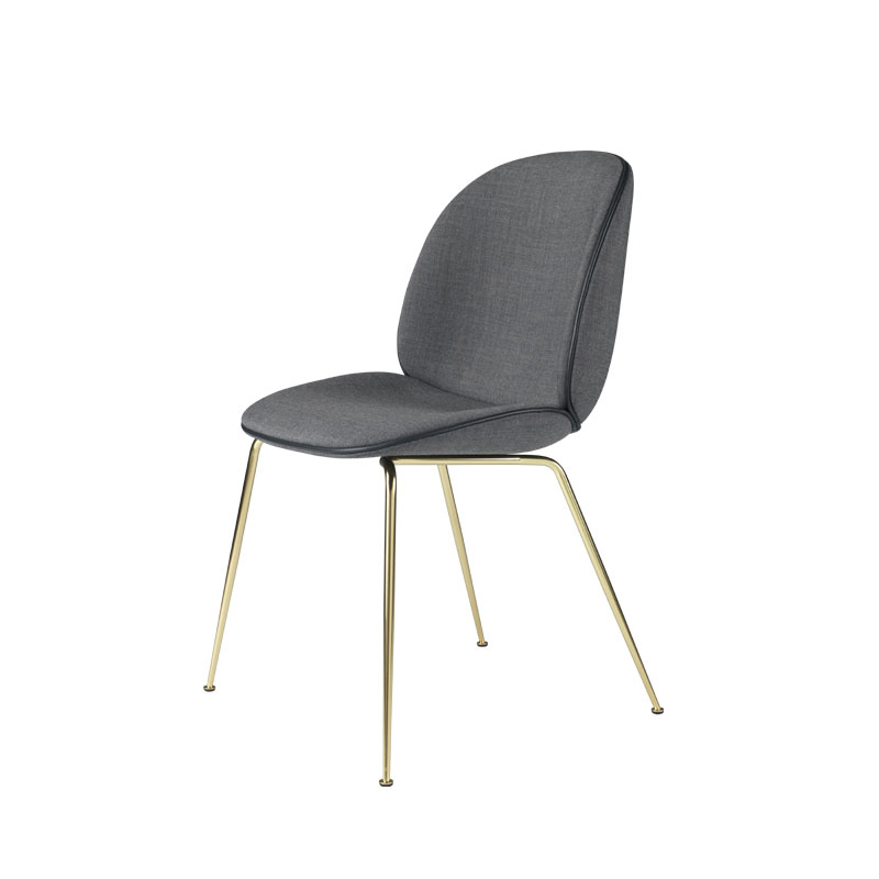 Chaise BEETLE Rembourrée Remix gris  152/ laiton GUBI