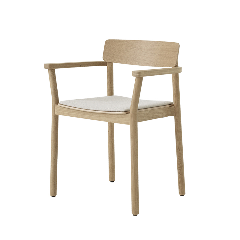 Chaise BETTY TK11 tissu Chêne/Hallingdal 103 AND TRADITION