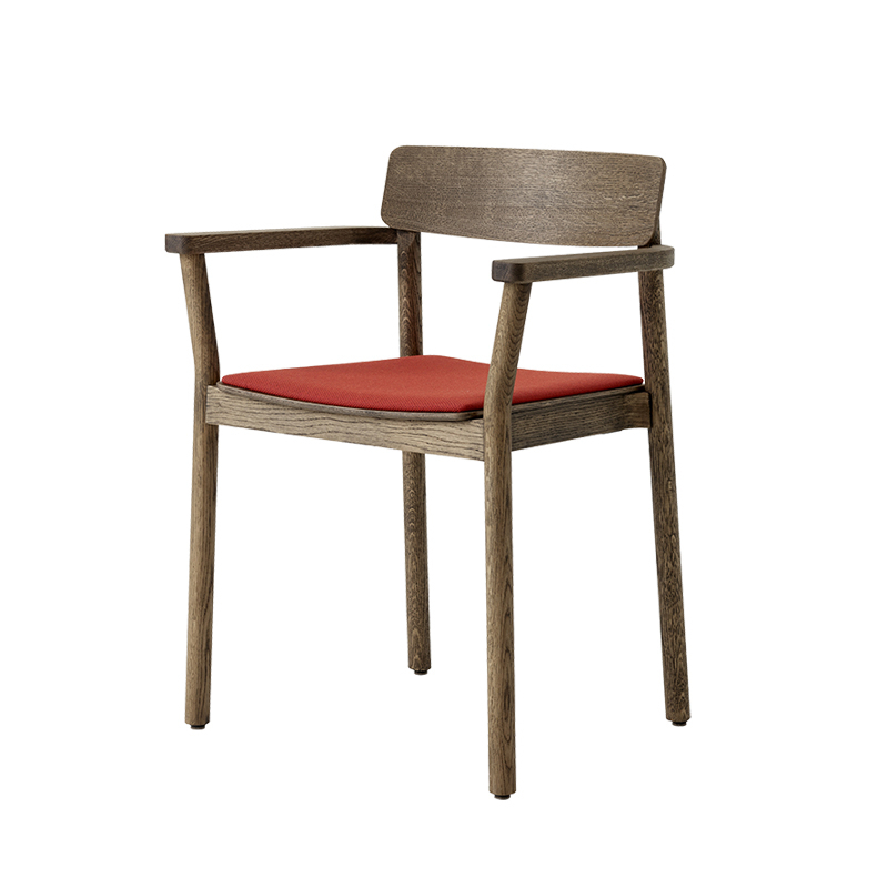 Chaise BETTY TK11 tissu Chêne fumé/Fiord 0571 AND TRADITION