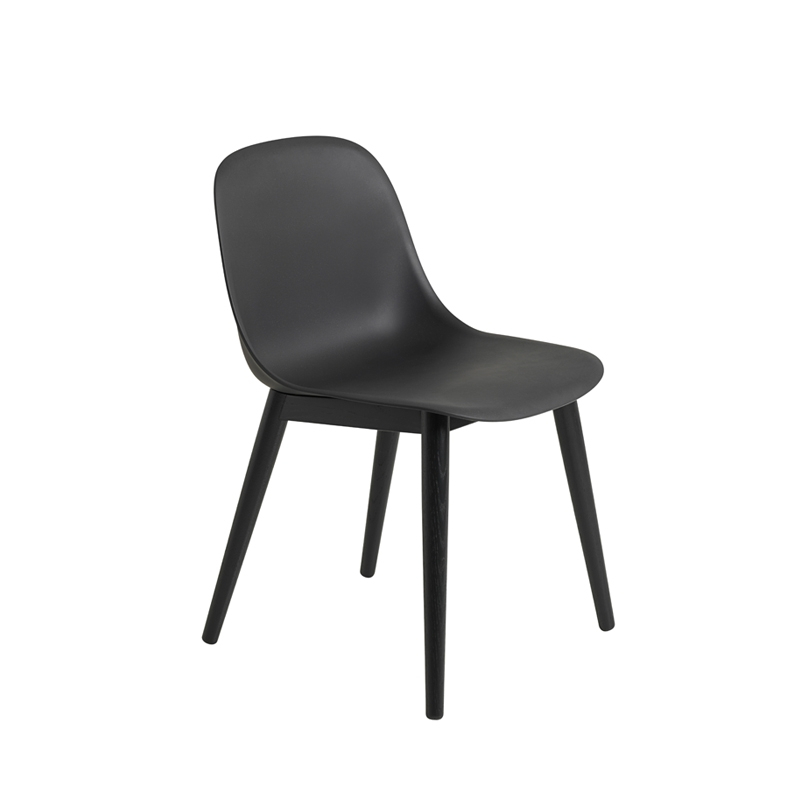 Chaise FIBER CHAIR 4 pieds bois Noir MUUTO