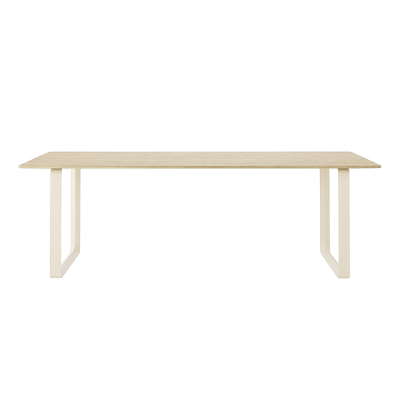 Table 70/70 Chêne massif Chêne/ sable MUUTO