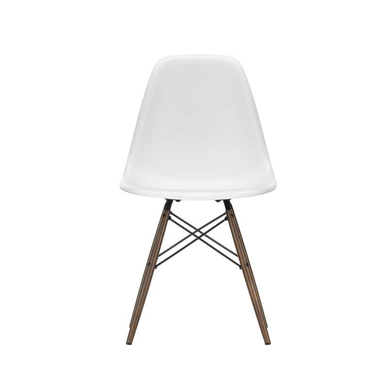 Chaise EAMES PLASTIC CHAIR DSW érable foncé Cotton white RE VITRA