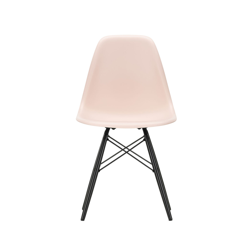 Chaise EAMES PLASTIC CHAIR DSW érable noir Rose tendre RE VITRA