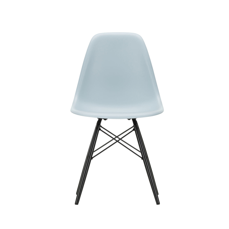 Chaise EAMES PLASTIC CHAIR DSW érable noir Gris bleuté RE VITRA