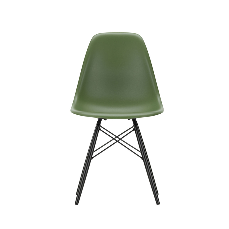 Chaise EAMES PLASTIC CHAIR DSW érable noir Forêt RE VITRA