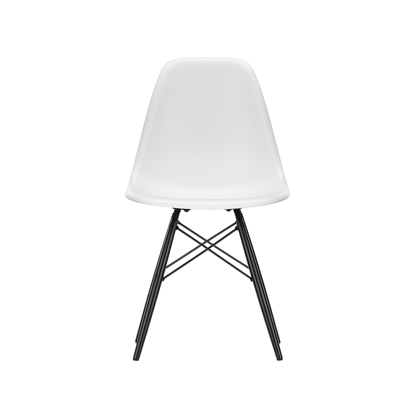 Chaise EAMES PLASTIC CHAIR DSW érable noir Cotton white RE VITRA