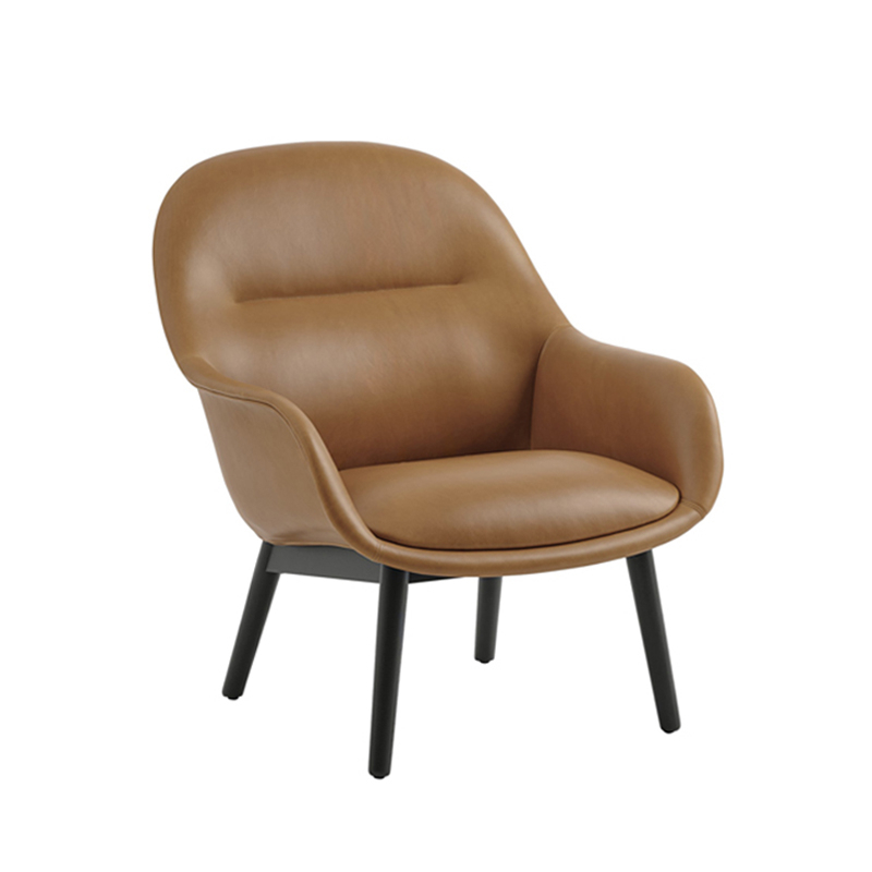 Fauteuil FIBER LOUNGE pieds bois Cuir cognac/ noir MUUTO