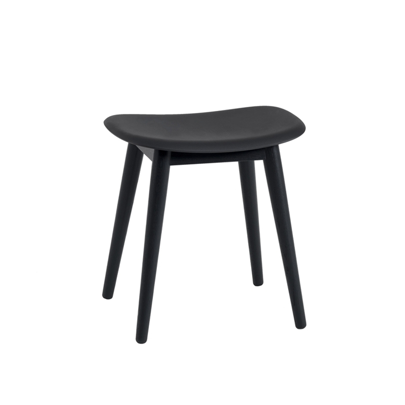 Tabouret FIBER STOOL pieds bois Noir MUUTO