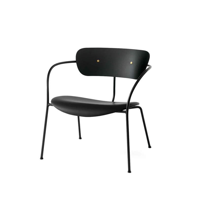 Fauteuil PAVILION AV6 Cuir Noir, détails Laiton AND TRADITION