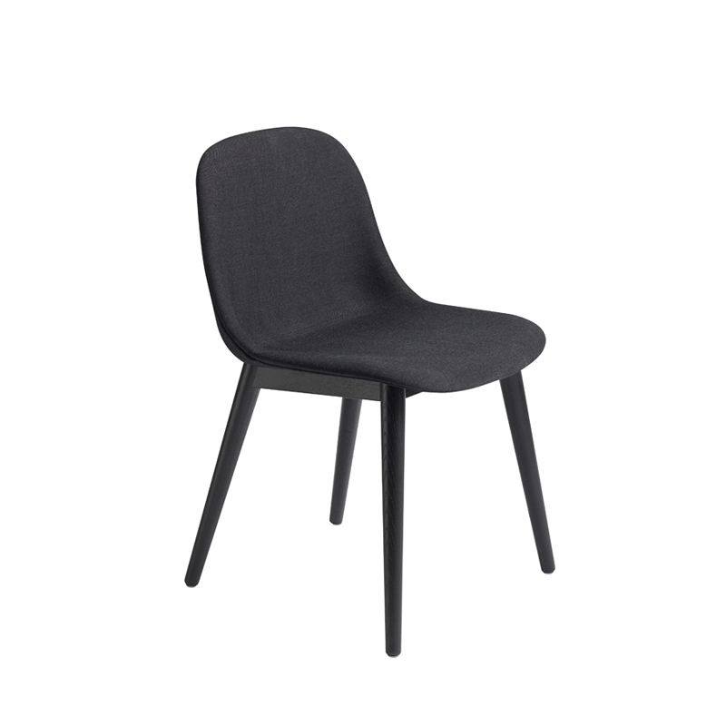 Chaise FIBER CHAIR pieds bois coque tissu Noir 183 MUUTO