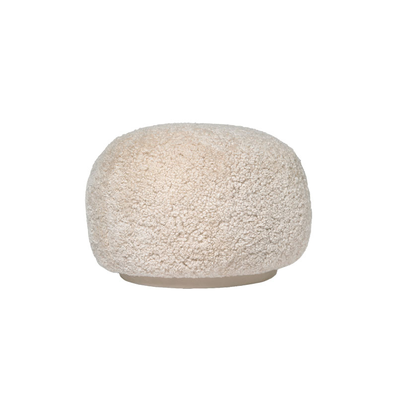 Pouf RICO Peau de mouton Moonlight FERM LIVING