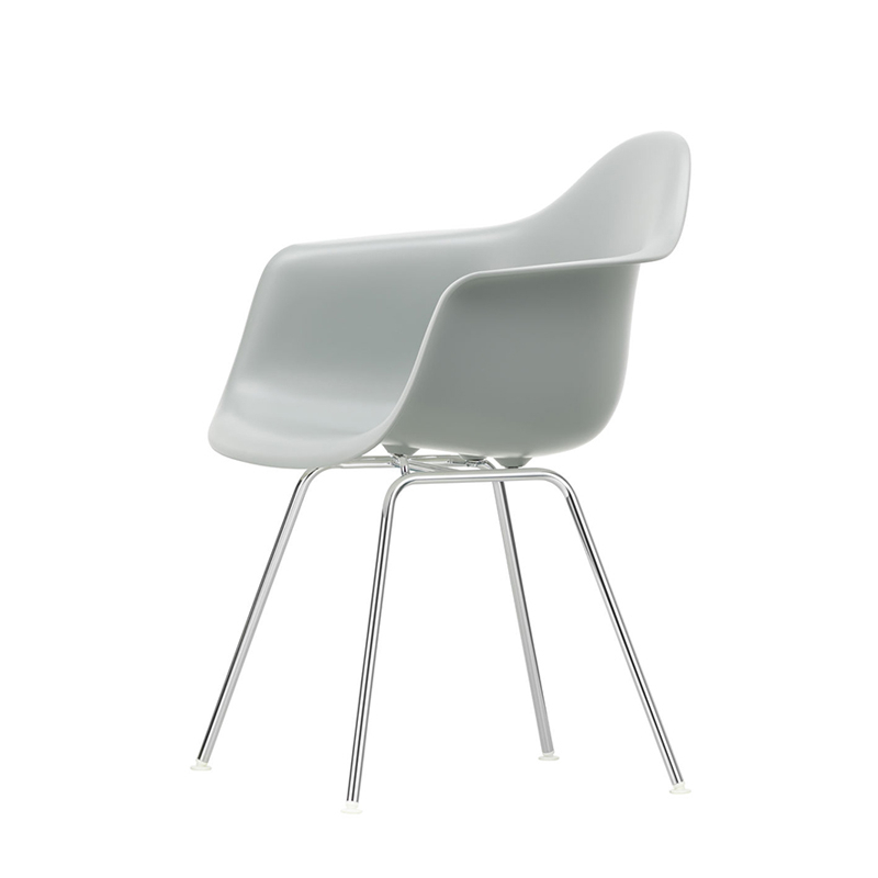 Chaise EAMES PLASTIC ARMCHAIR DAX Gris clair RE VITRA