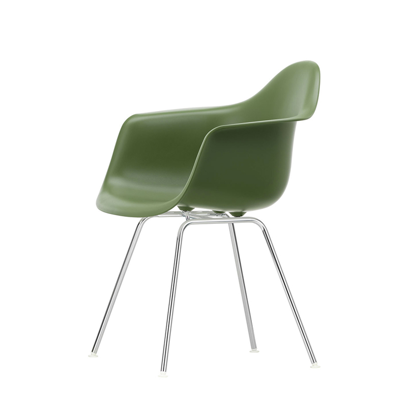 Chaise EAMES PLASTIC ARMCHAIR DAX Forêt RE VITRA