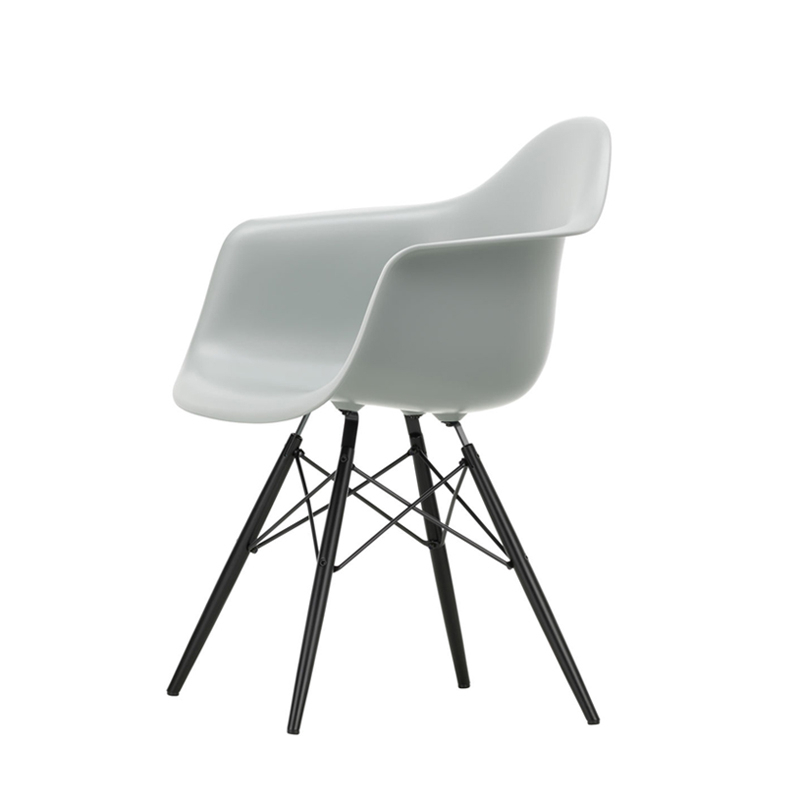 Chaise EAMES PLASTIC ARMCHAIR DAW Gris clair RE VITRA