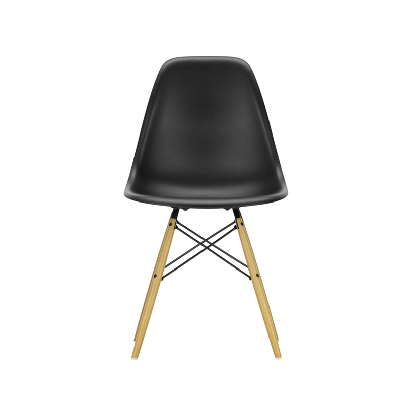 Chaise EAMES PLASTIC CHAIR DSW érable nuance de jaune Noir RE VITRA