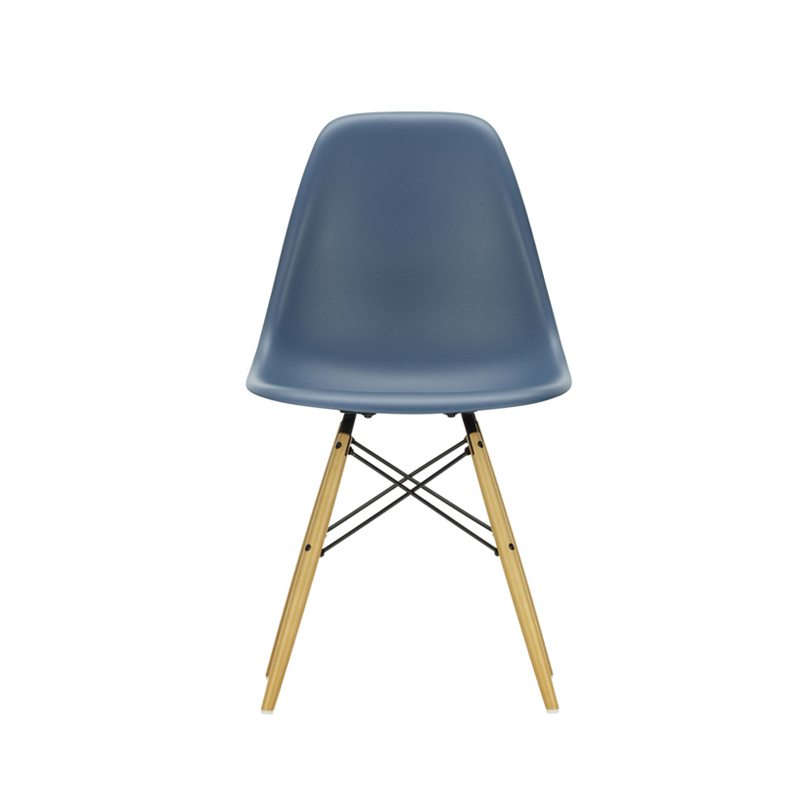 Chaise EAMES PLASTIC CHAIR DSW érable nuance de jaune Bleu de mer RE VITRA