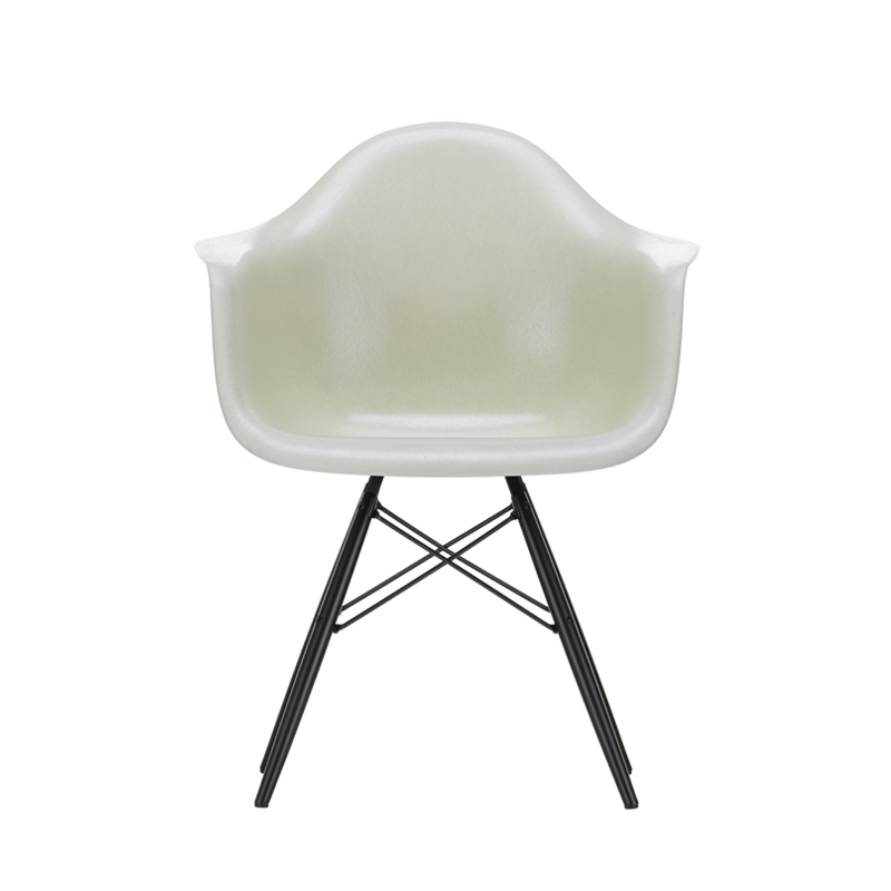 Chaise EAMES FIBERGLASS ARMCHAIR DAW Parchemin Eames VITRA