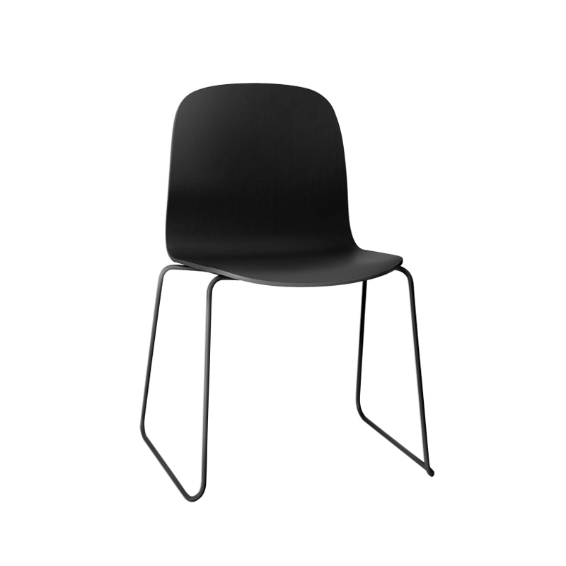 Chaise VISU pieds traineau Noir MUUTO