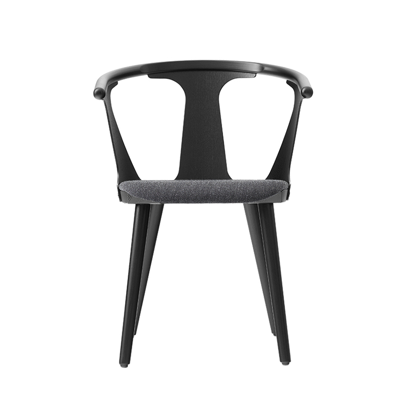 Chaise IN BETWEEN SK2 assise tissu Noir/ Gris 191 AND TRADITION