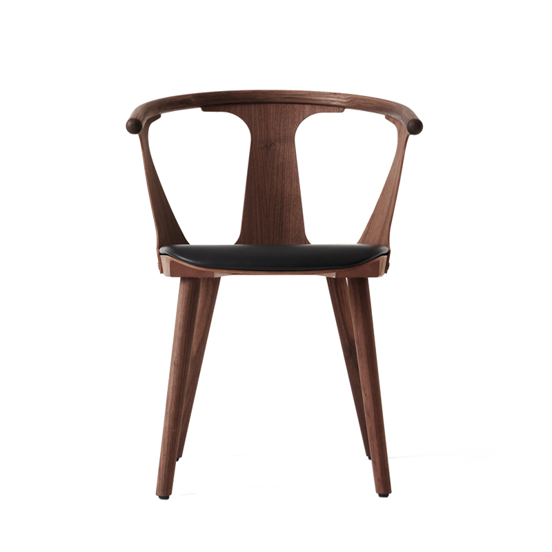 Chaise IN BETWEEN SK2 assise cuir Noyer/ cuir noir AND TRADITION